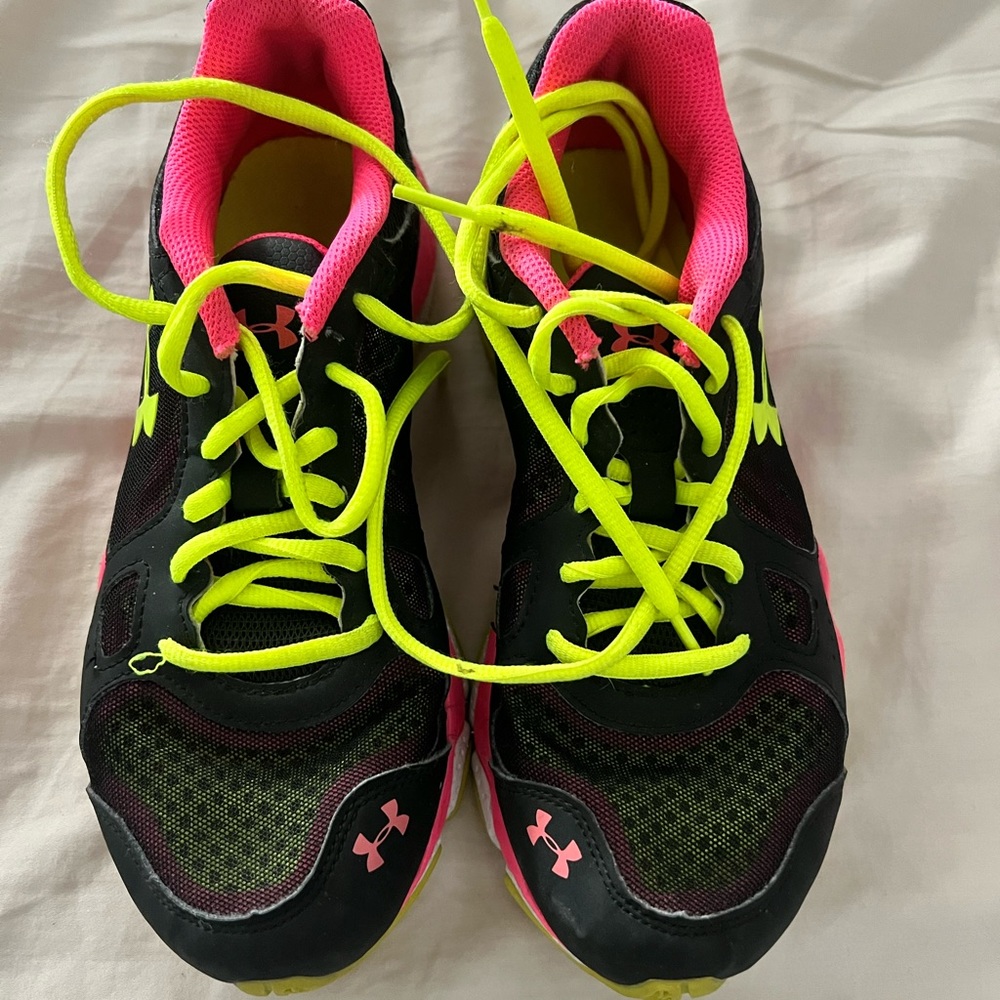 Under Armour Micro G Pursuit Running Shoes size 7.5 black/neon green/pink